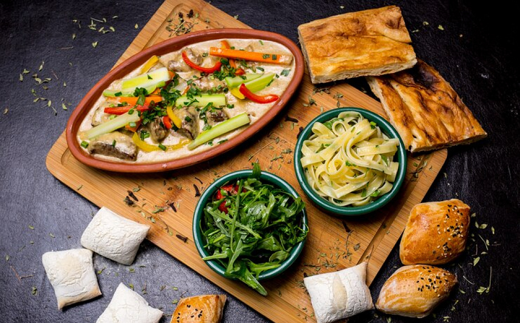 Рукола: за какие свойства  мы ее любим, в чем польза и кому вредна эта зелень