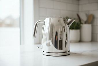 Как убрать жирный налёт с чайника без жёсткой губки: простой способ