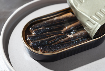 Банка с подвохом: почему шпроты не так безобидны, как кажется