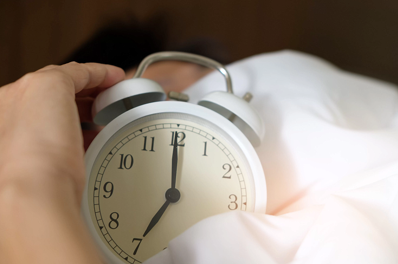 Сколько времени должен спать человек после 40 лет, чтобы избежать деменции