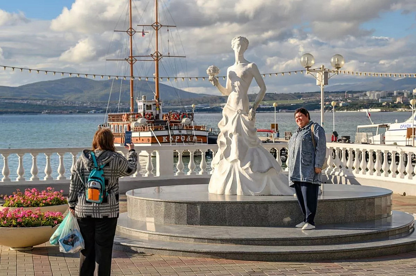 Температура Черного моря на Кубани понизилась до +16 градусов