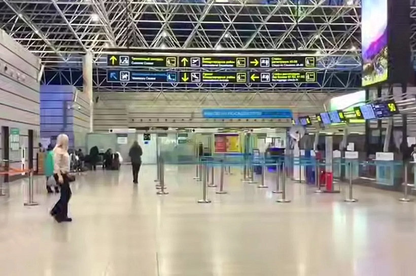  Шторм в Сочи задержал 8 рейсов: как аэропорт справляется с непогодой