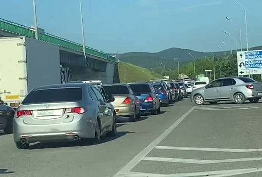 «Автодор» предупредил о пиковой загрузке трасс в сторону побережья в августе