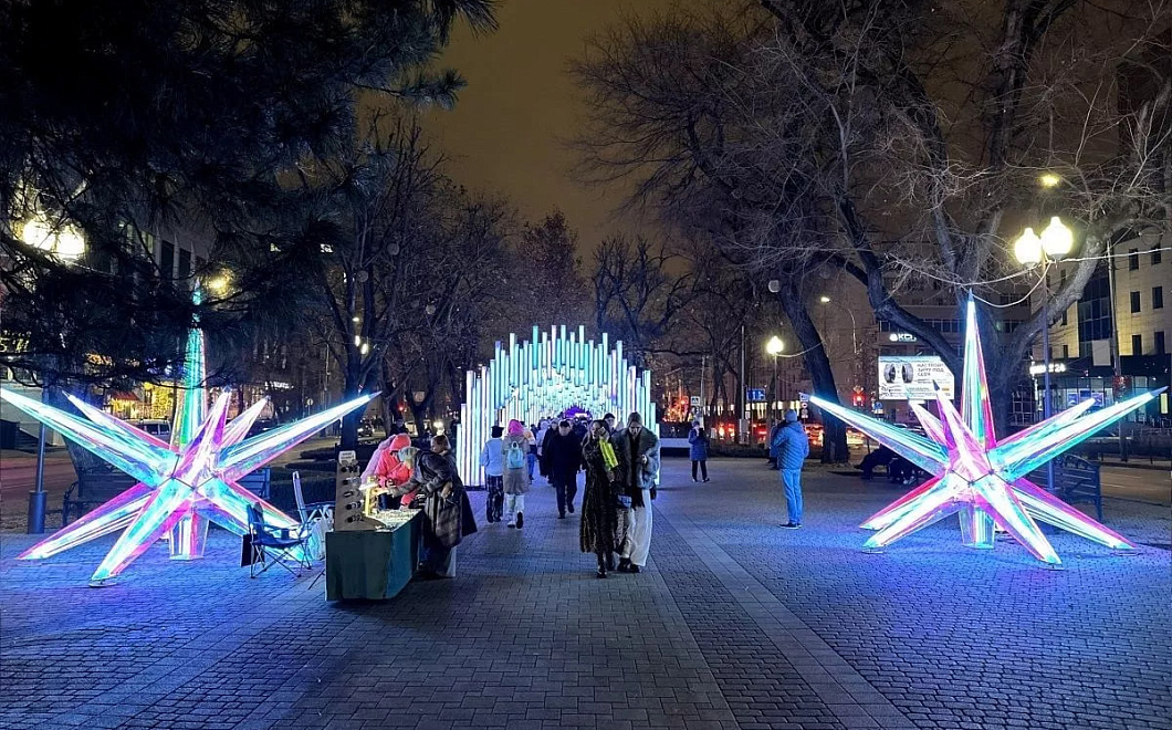  Москва и Краснодар возглавили рейтинг самых красочных новогодних городов России