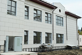 Блок начальной школы строят в поселке Сочи по нацпроекту: объект откроют в 2027 году	