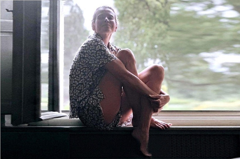 Все летит в еду: телекухарка Юлия Высоцкая показала, каким местом она готовит