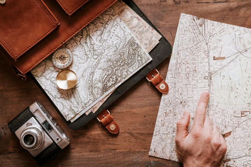 Уникальная бронзовая бляха с тремя медведями найдена археологами на Алтае