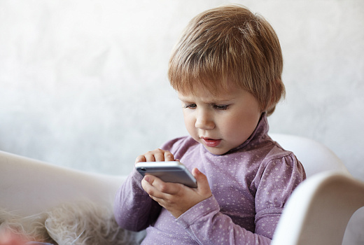 Мошенники научились подделывать голос ребенка для вымогательства