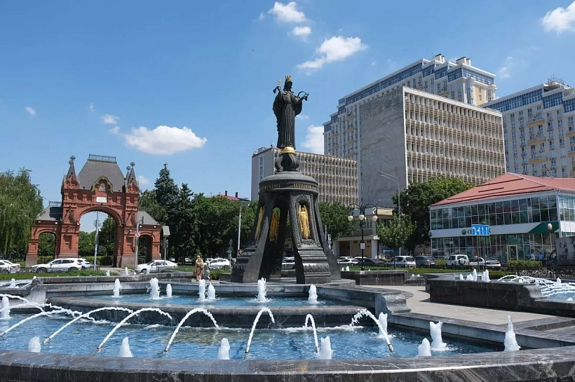 Гребень антициклона принесет по-летнему теплый день в Краснодарский край