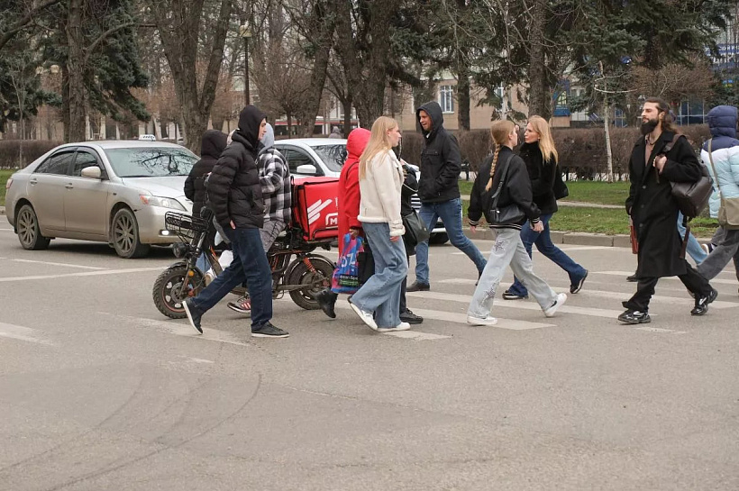 Краснодарский край окажется в тылу холодной части циклона: дожди и ветер до 18 м/с