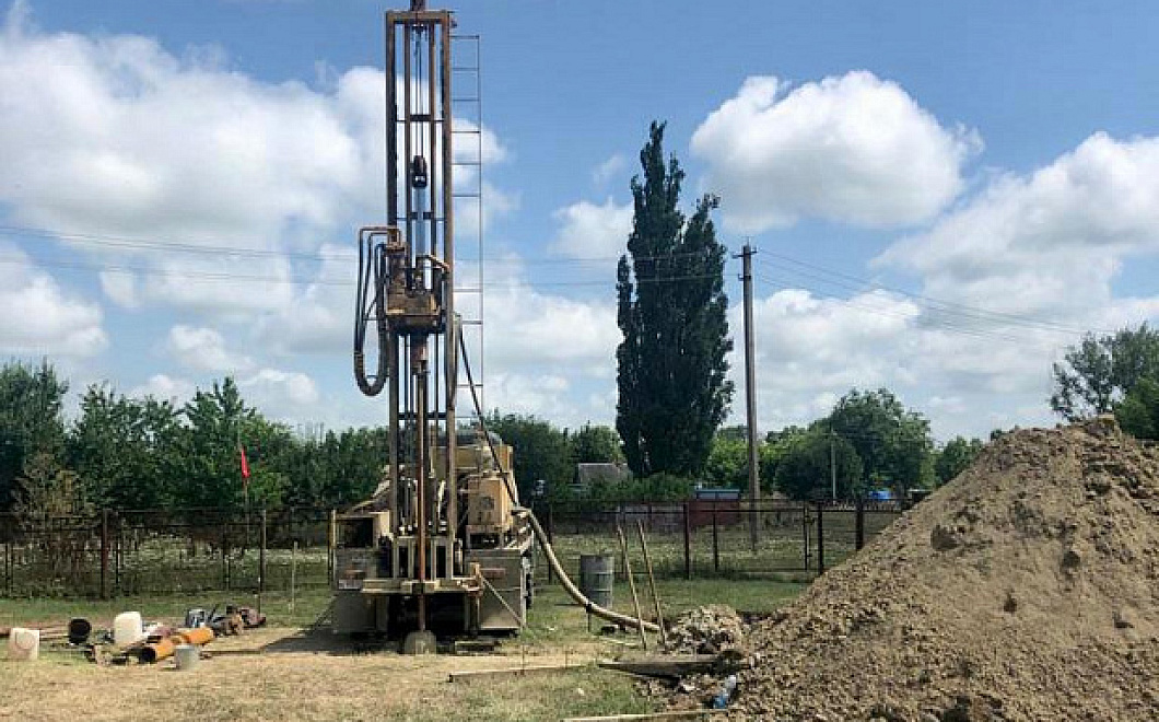 Артезианскую скважину отремонтировали в Крымском районе 