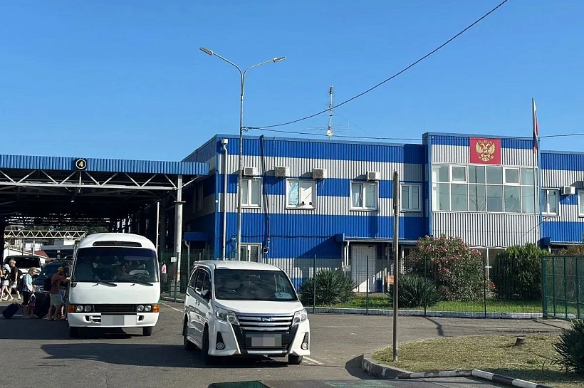 Свыше 8 млн человек пересекли российско-абхазскую границу через Сочи за 9 месяцев 