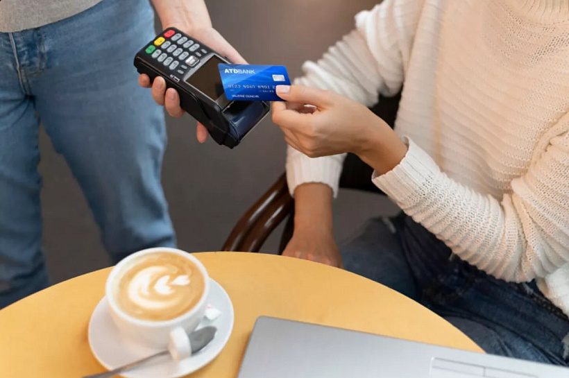 Доля безналичных платежей в России достигла рекордных 88% по итогам 2025 года