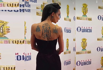 Звезда сериала «Универ» Настасья Самбурская расписала православными тату интимные части тела