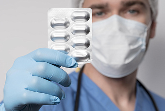 Депутаты предложили разрешить онлайн-доставку лекарств по всей России