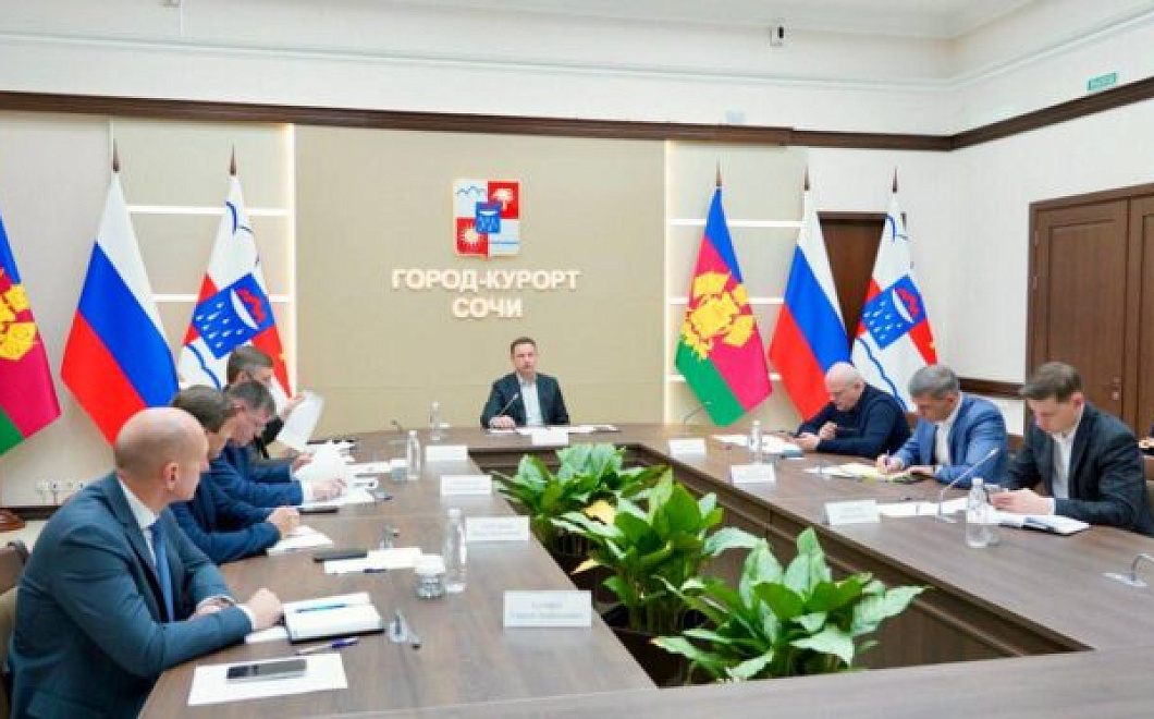 В Сочи за выходные устранили многолетнее подтопление подвала на Армавирской улице