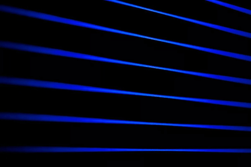 Российские физики создали самый маленький в мире синий лазер