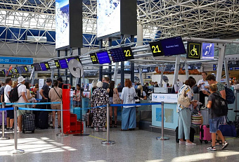 Более 40 рейсов задержаны в аэропорту Сочи из-за временных ограничений