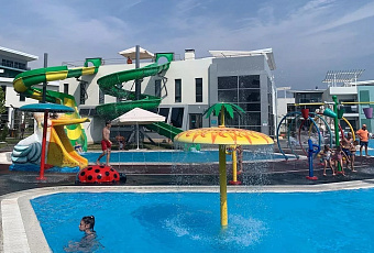 Россияне назвали Анапу, Адлер и Суздаль лучшими городами для семейных отелей