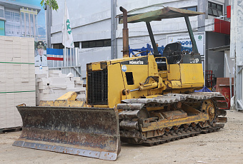  Япония запретит экспорт грузовых машин и бульдозеров в Россию