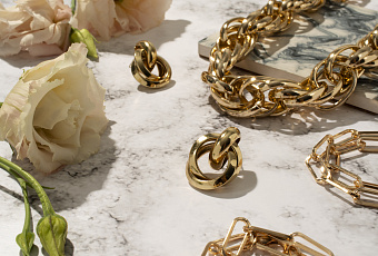 Правила золотого ухода: как вернуть блеск потускневшим украшениям