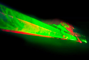 Ученые ЧелГУ вдвое ускорили синтез ключевого материала для лазеров и светодиодов