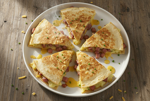 Кесадилья с картошкой и ветчиной, быстрый ужин за 15 минут