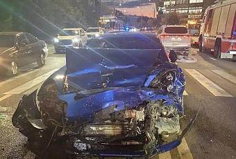 В Краснодаре водитель Porsche врезался в Audi и сбежал с места ДТП. Его ищет полиция
