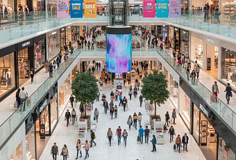 Как магазины заставляют нас тратить больше: эксперты раскрыли главные уловки