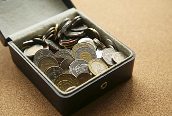 Россияне почти перестали хранить деньги дома: доля упала до 12%, минимума за 10 лет