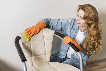 Без следа: как удалить чернила ручки с мебели