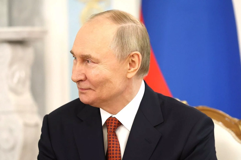 Путин заявил о необходимости обновления школьных программ