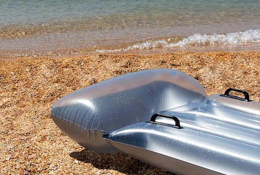 Опасный ветер: в Анапе запретили плавать в море на матрасах и катамаранах