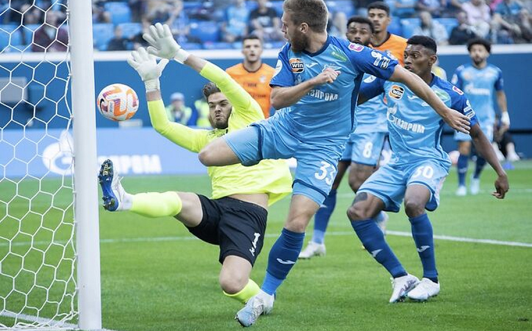 «Зенит» крупно обыграл «Урал» 