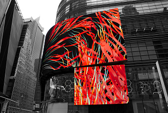 В Госдуме предложили создать единого оператора цифровых рекламных щитов 