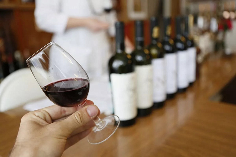 Сомелье в дефиците: Краснодарский край вошёл в топ-5 по вакансиям для кавистов