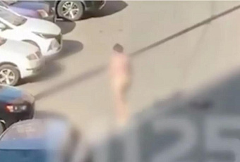 «В чем мать родила»: голый мужчина пробежался по улице и смутил россиян