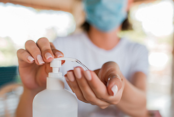 Безопасности может быть много: как антисептики вредят здоровью