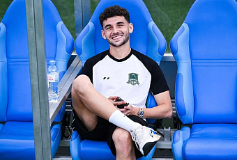 Галатасарай планирует зимнее предложение за полузащитника Сперцяна