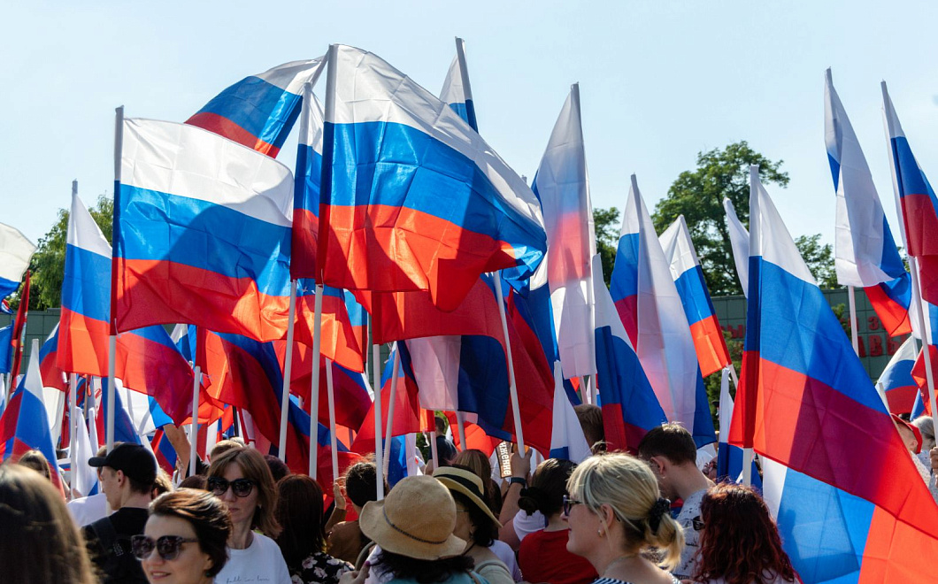 В Краснодаре состоялся митинг в поддержку Вооруженных сил России и решений президента Владимир Путина