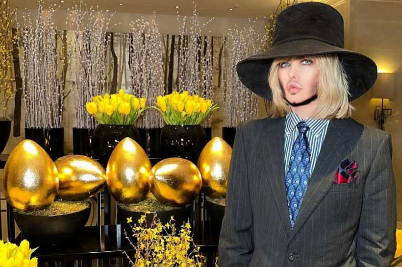 Поющий стилист Сергей Зверев ищет в подарках кошачью еду