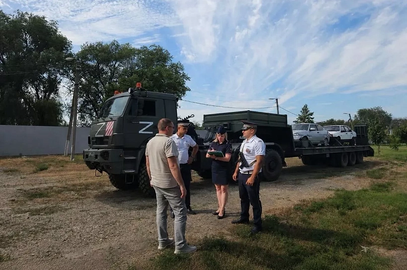 Конфискованные автомобили передали в зону СВО кубанские приставы